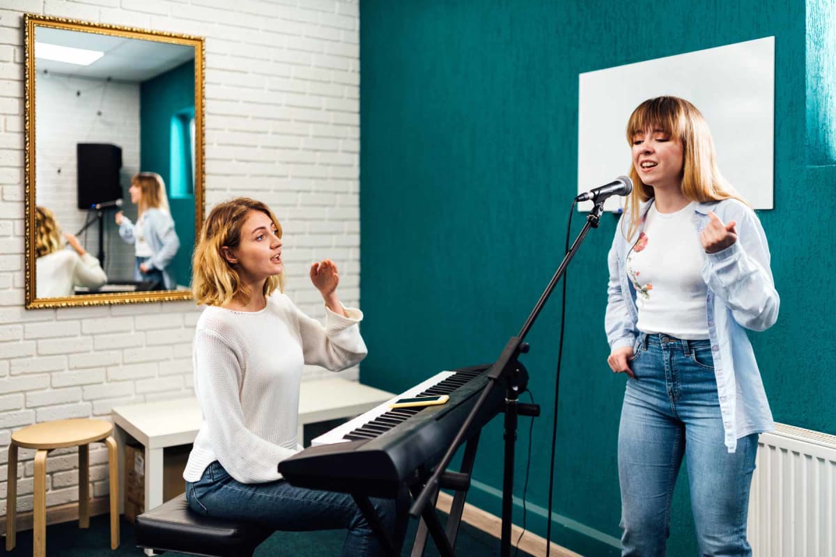 Find a vocal training lessons near you