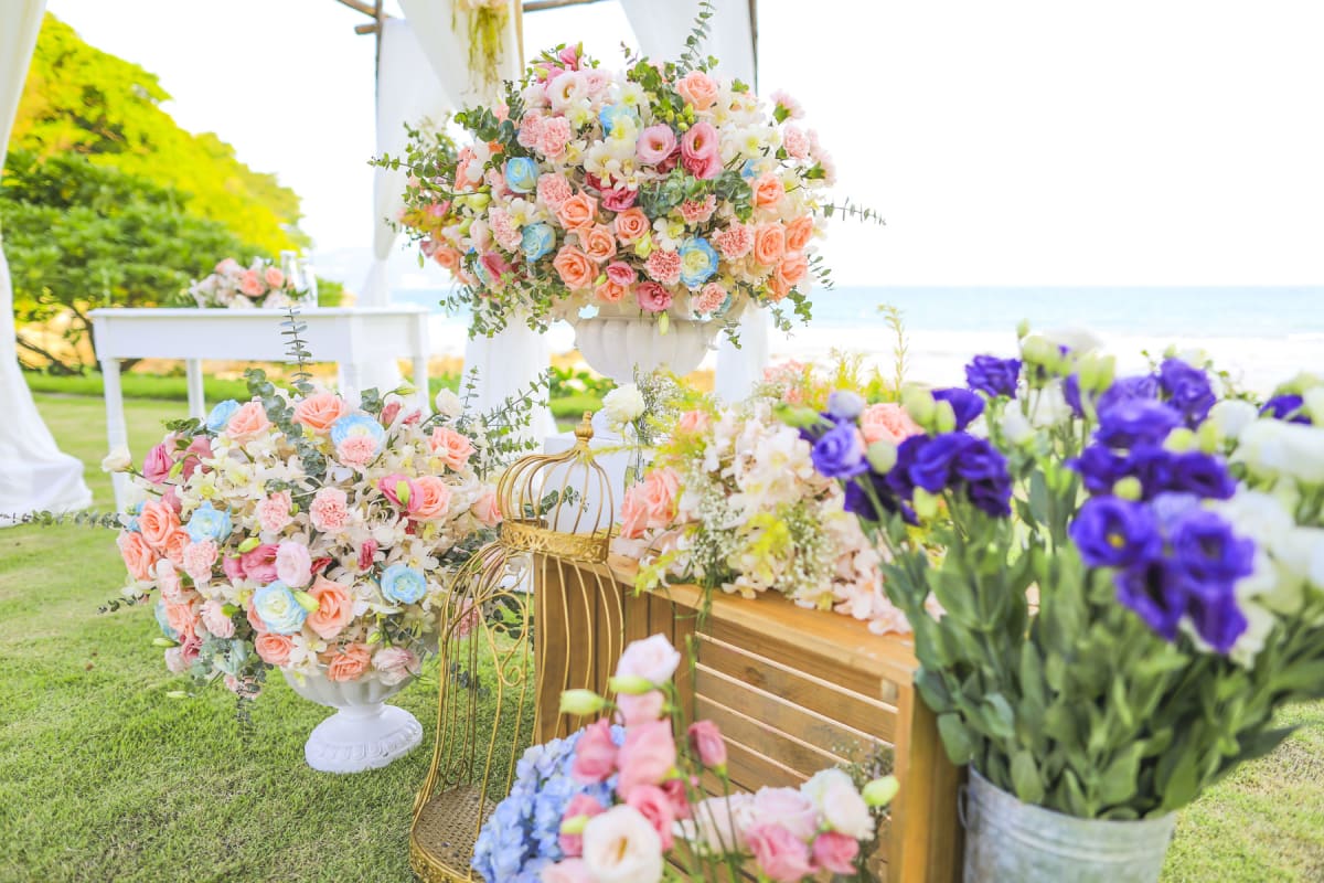 2024 Average Cost of Wedding Flowers & Bouquets