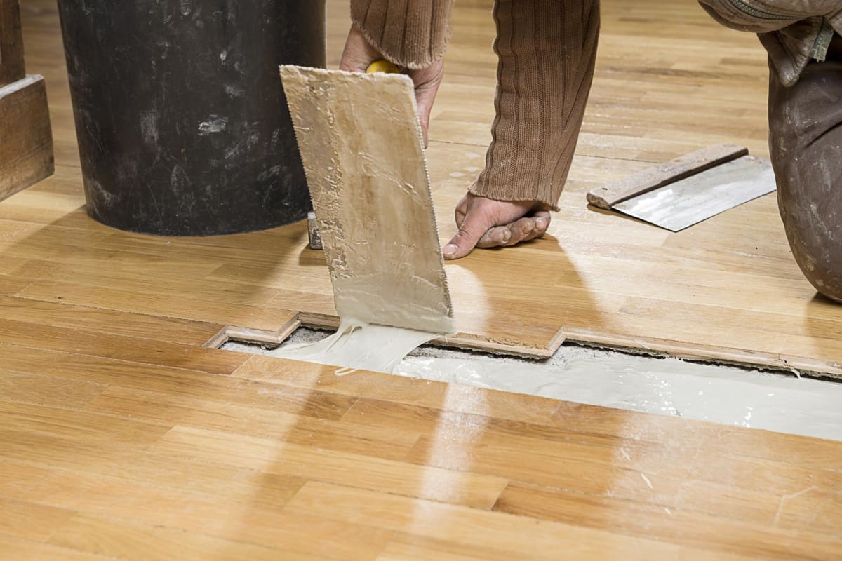 How much does hardwood floor repair cost?