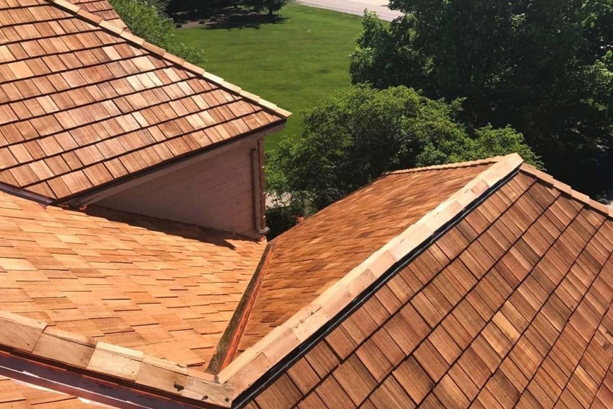 2024 Cedar Shake And Shingle Roof Cost Pros And Cons