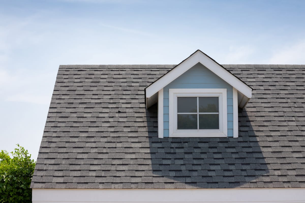 How much does an asphalt shingle roof cost?