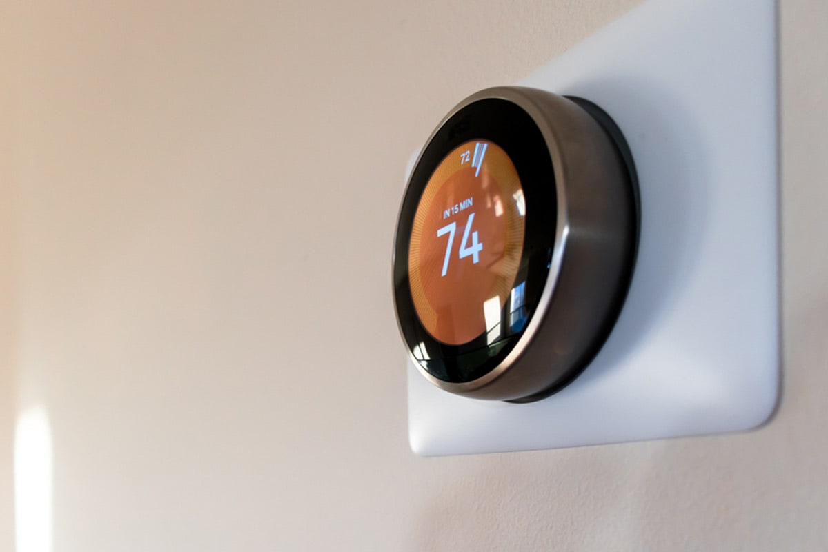 How much does a thermostat cost to install or replace in home?