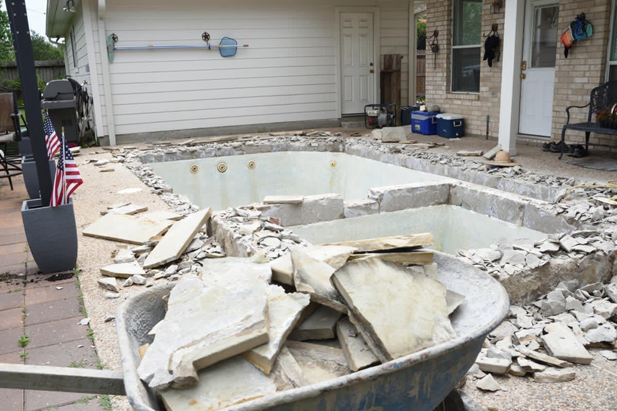 How much does it cost to remove or fill in a pool?