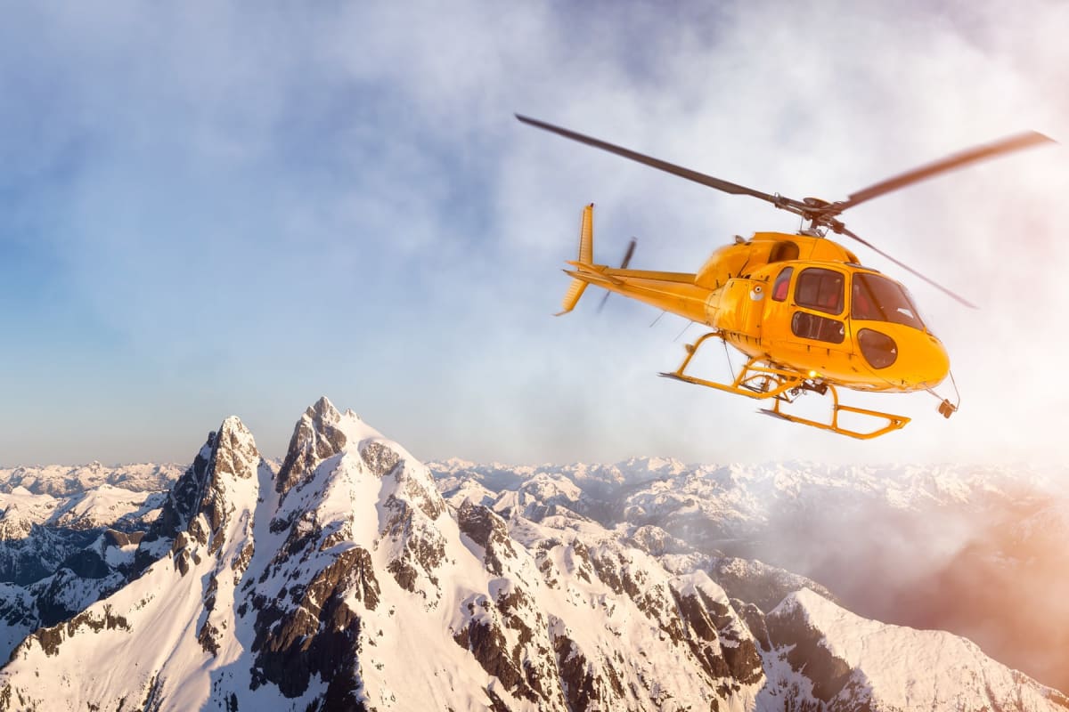 How much does helicopter pilot training cost?