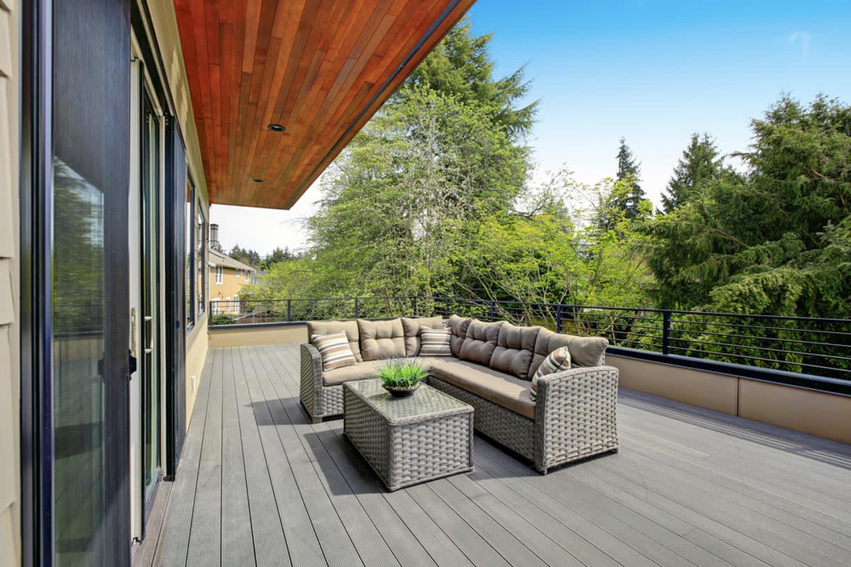 How much does composite decking cost?