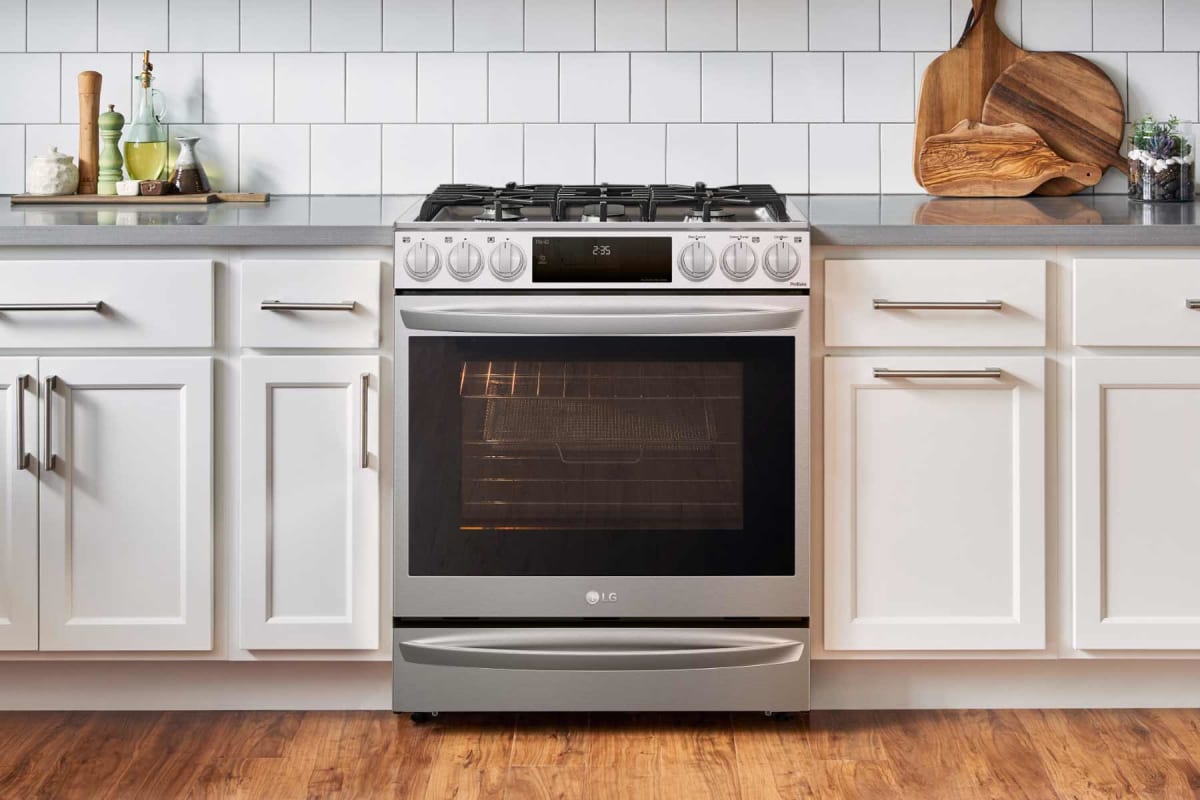 5 Best Gas & Electric Ranges Under $800 of 2024 - Reviewed