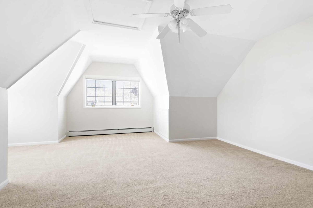 How much does it cost to finish an attic?