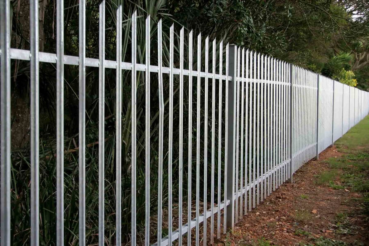 How much does a metal fence cost?
