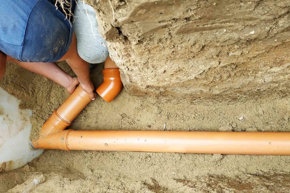 How much does it cost to install a sewer line?