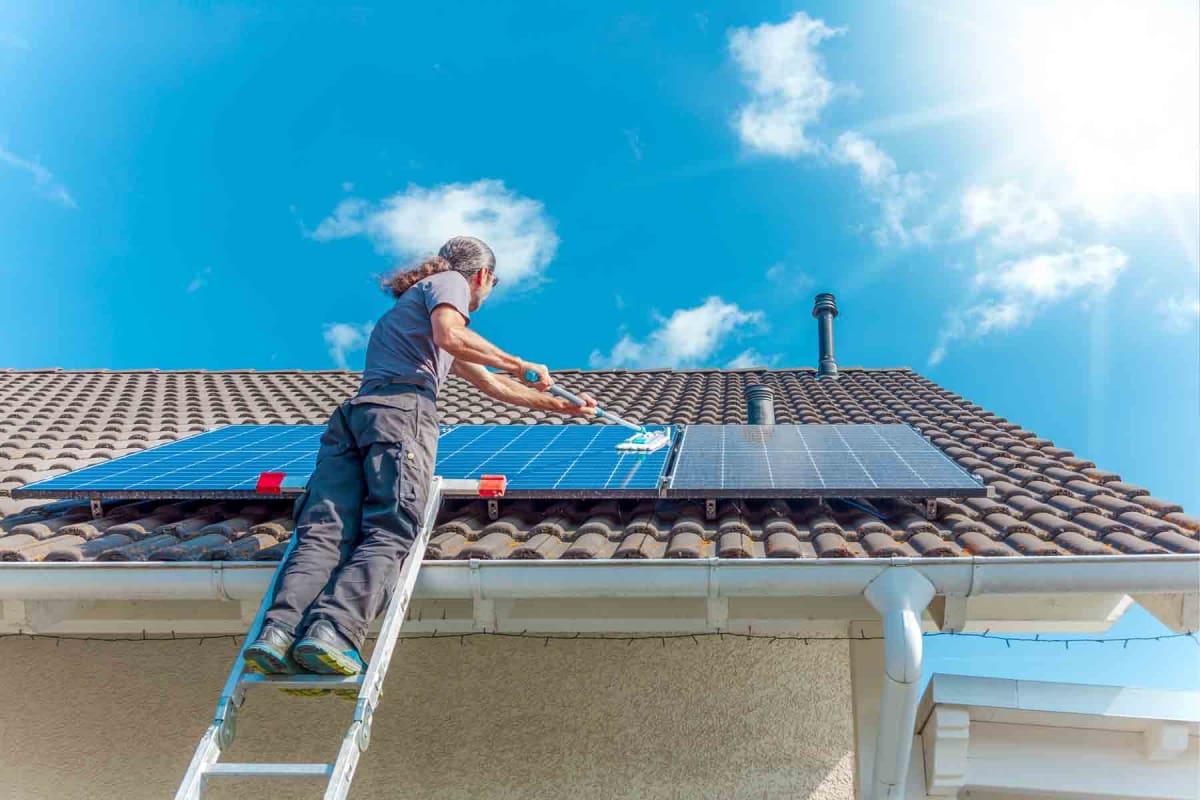 How much does solar panel cleaning cost?