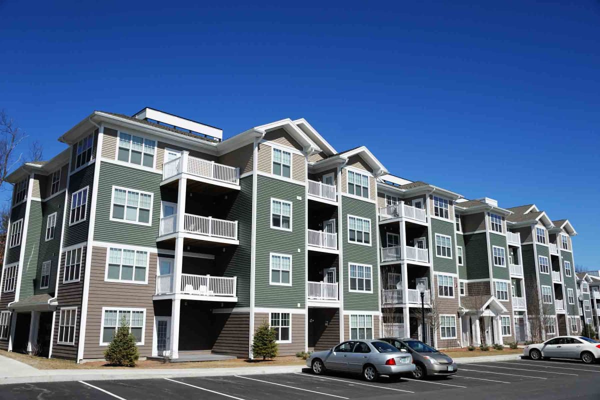 How much does it cost to build an apartment complex?