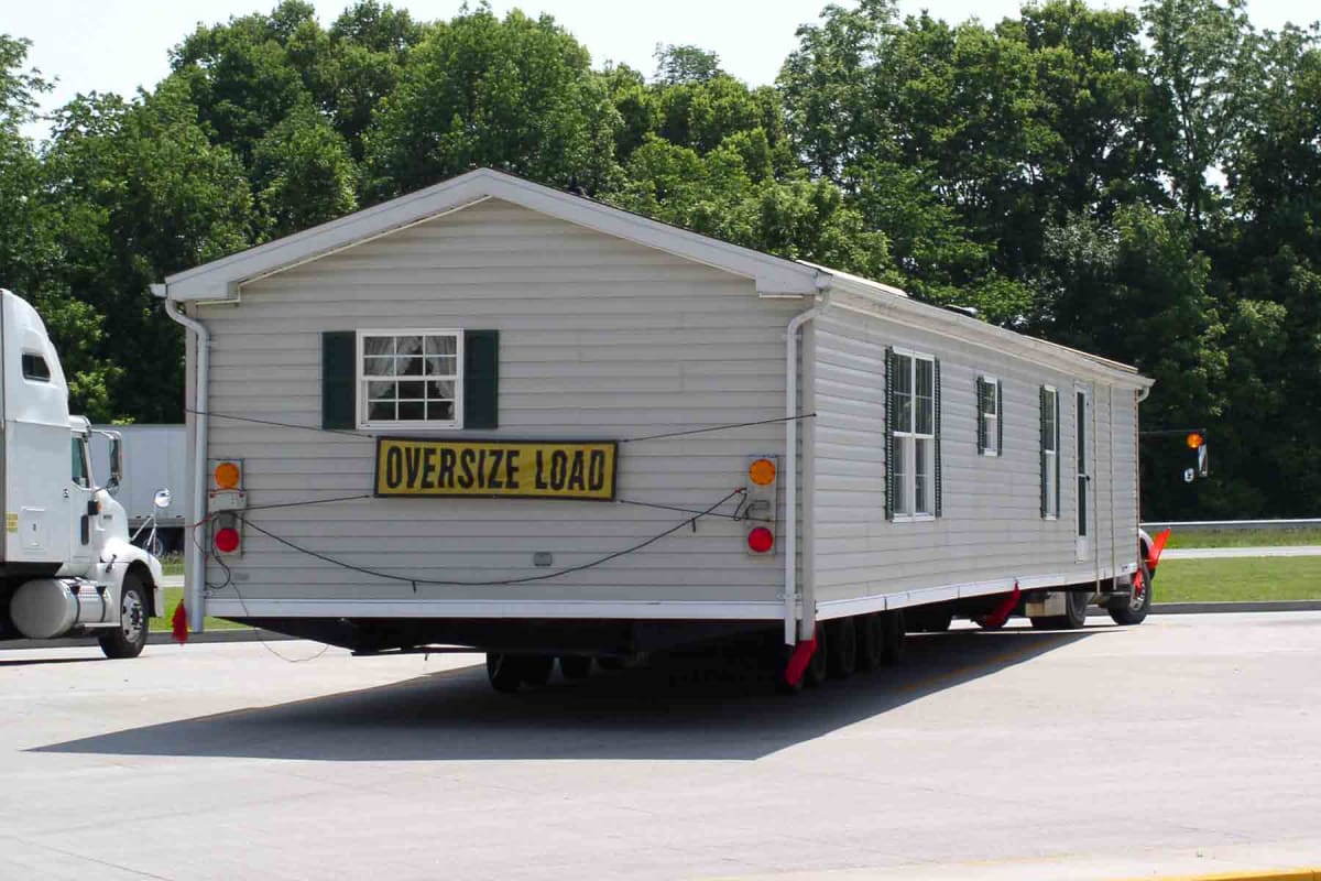 How much does it cost to move a mobile home?