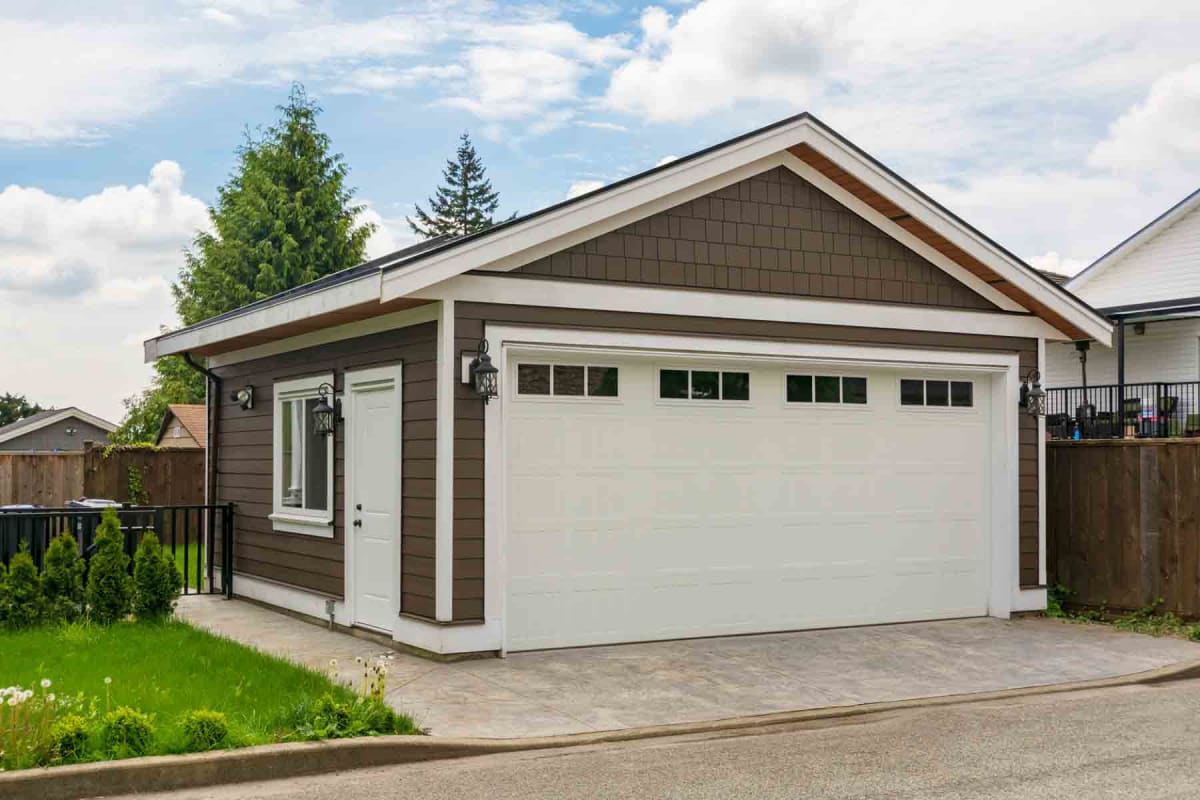 How much does a detached garage cost?