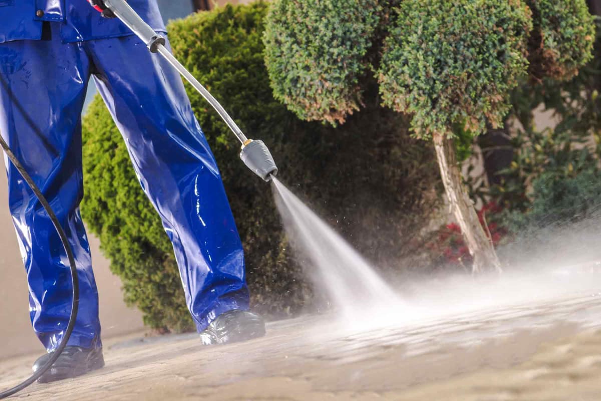 How much does it cost to rent a power washer?