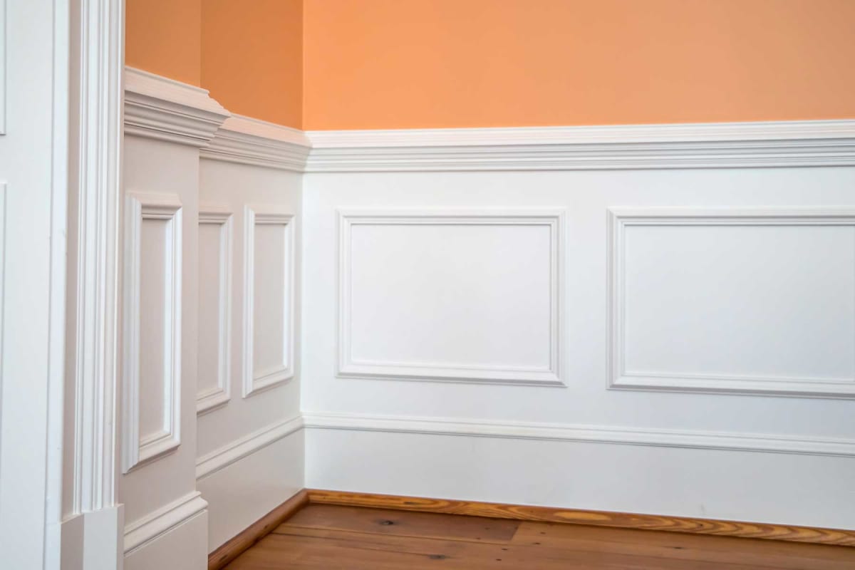 How much does wainscoting cost? 