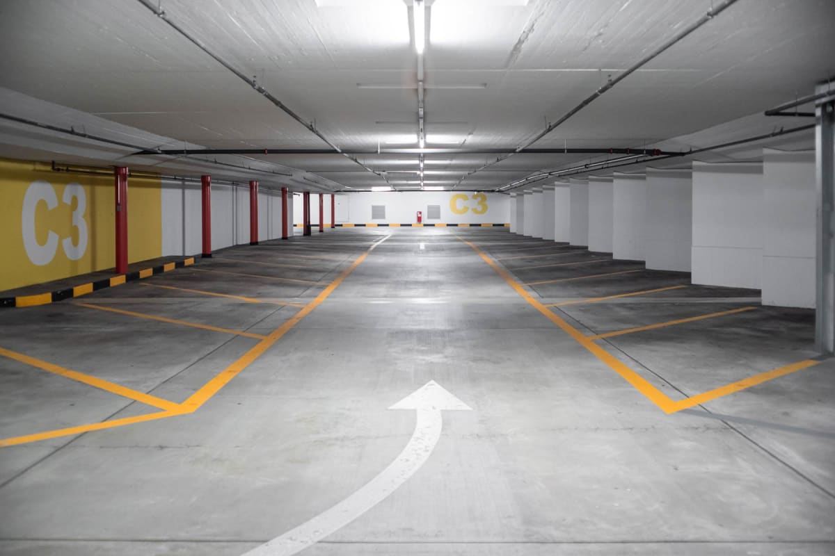 How much does it cost to build a parking garage?