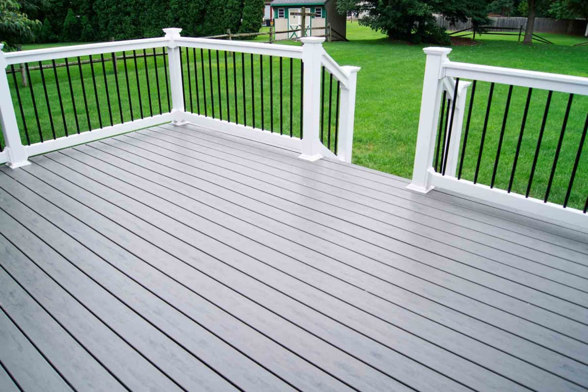 Deck Railing Ideas To Enhance Your Outdoor Space