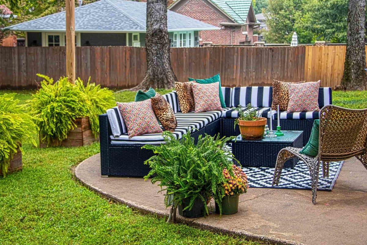 15 Cheap Backyard Makeover Ideas For Small and Large Outdoor Spaces