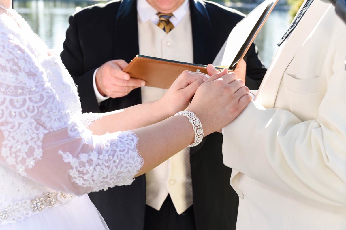 How to become a wedding officiant