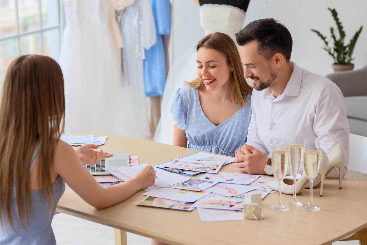 How To Become a Wedding Planner: Your Complete Guide