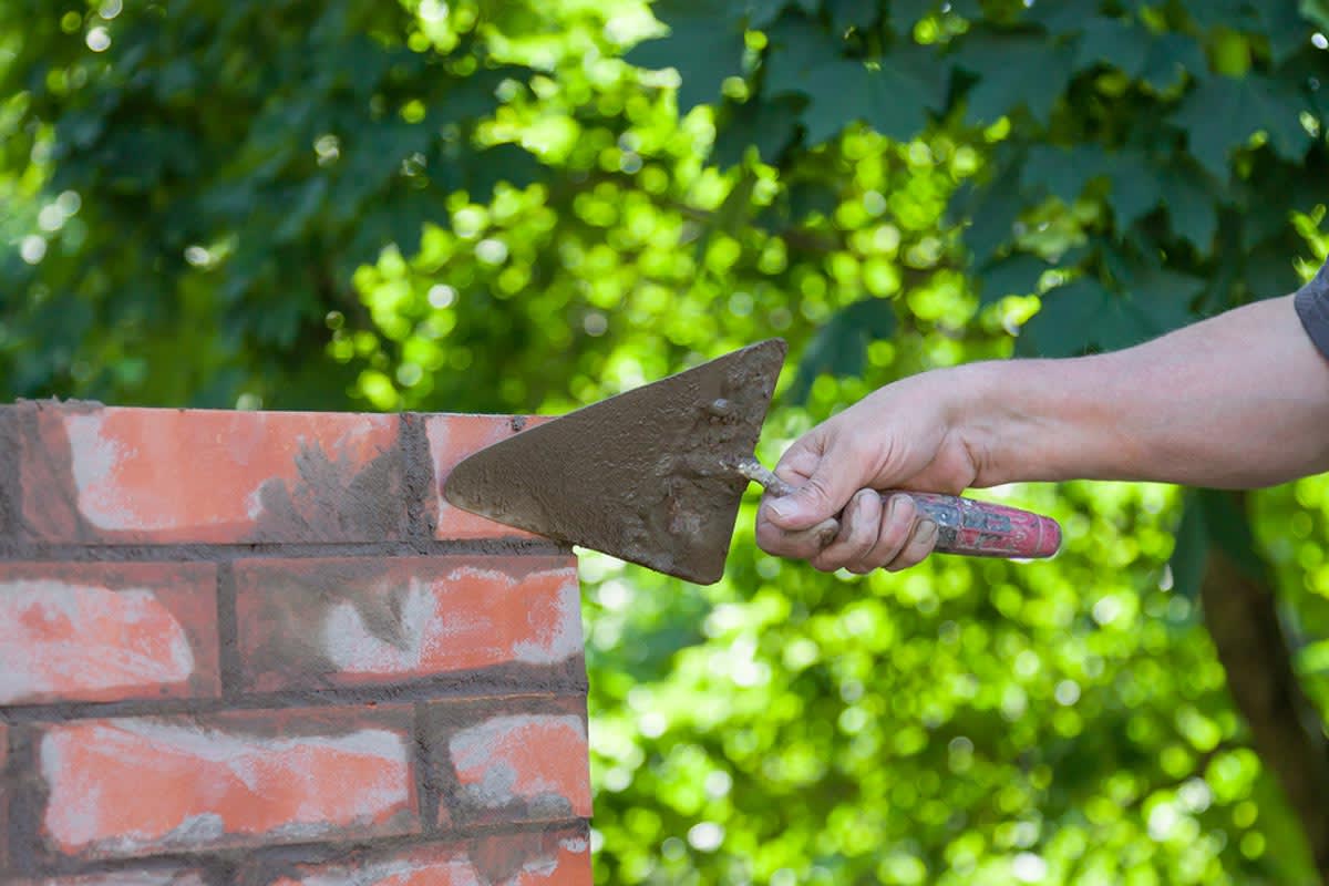 How much does it cost to seal and waterproof a chimney?