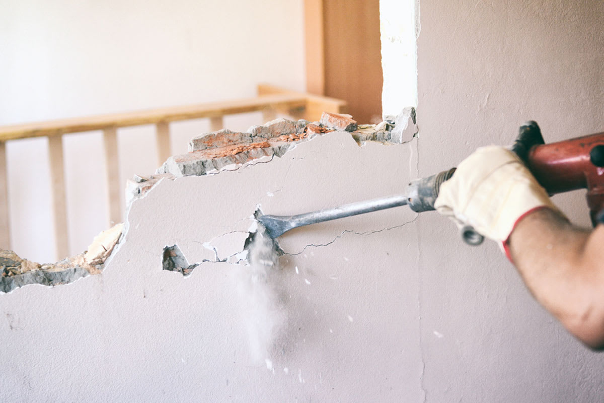 How much does it cost to remove a wall?
