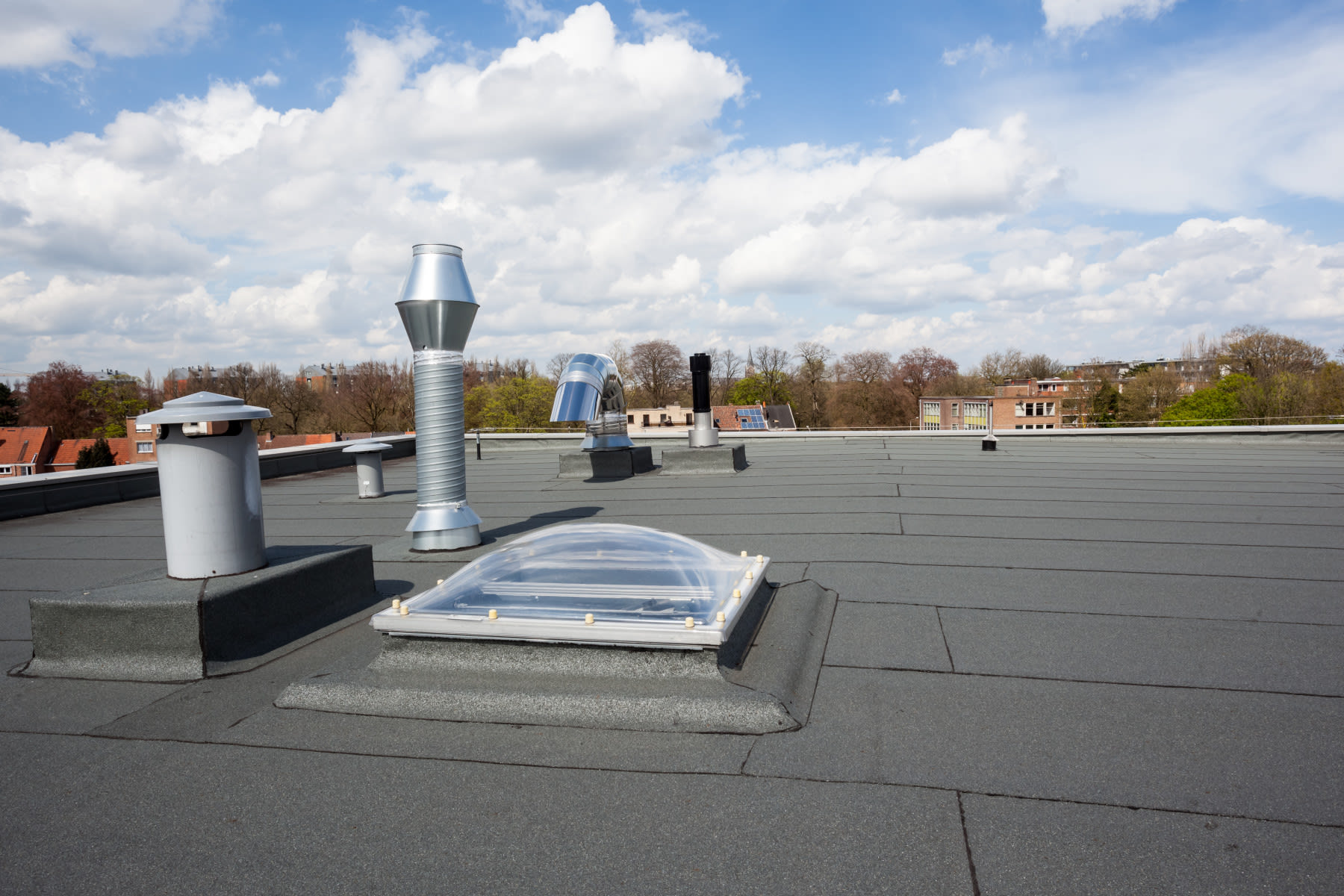 How much does a flat roof replacement cost?