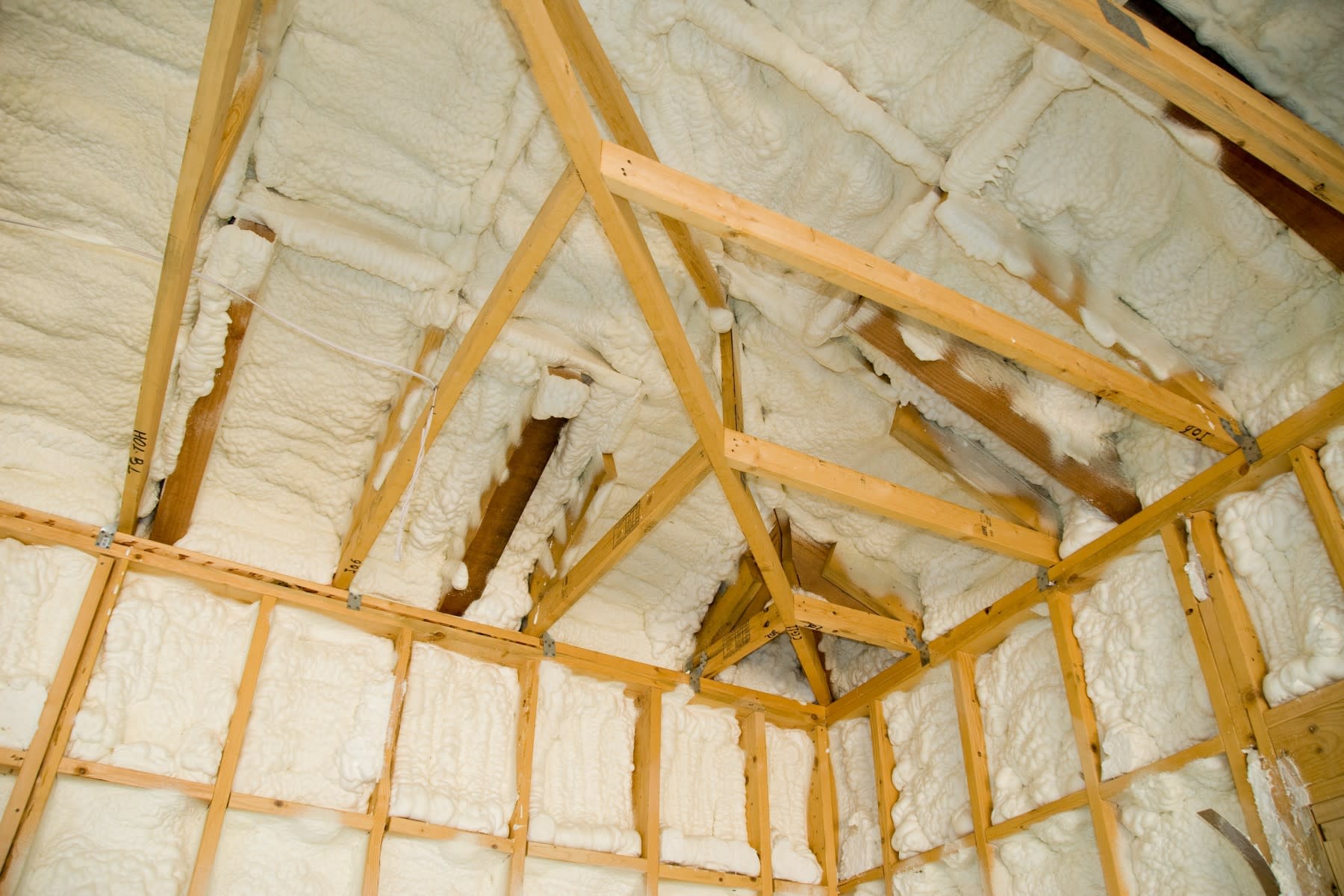 How much does it cost to insulate a garage?