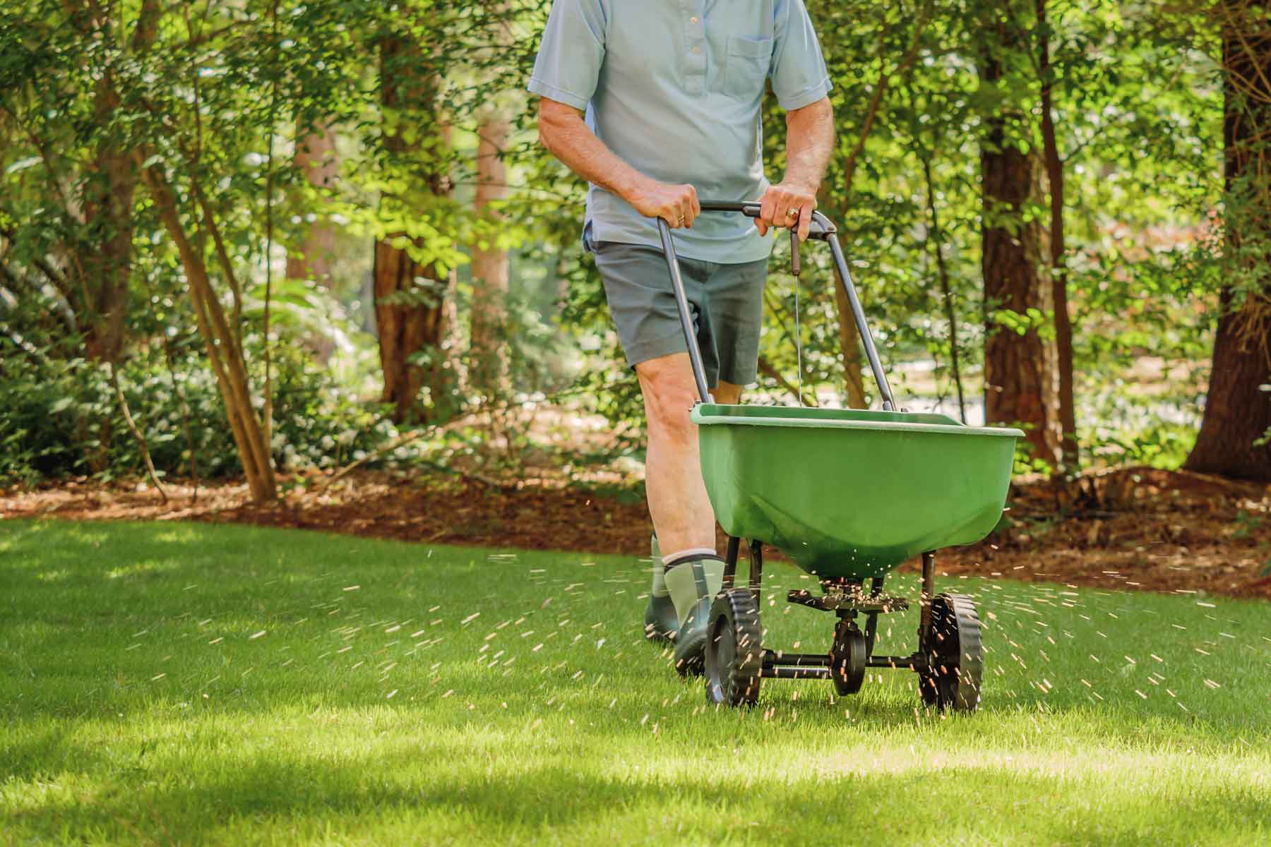 How much does it cost to fertilize a lawn?