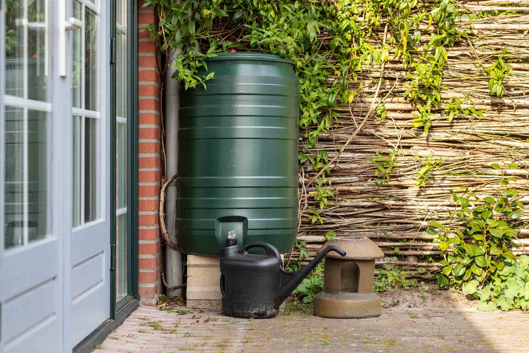 How much does it cost to install a rainwater harvesting system? 