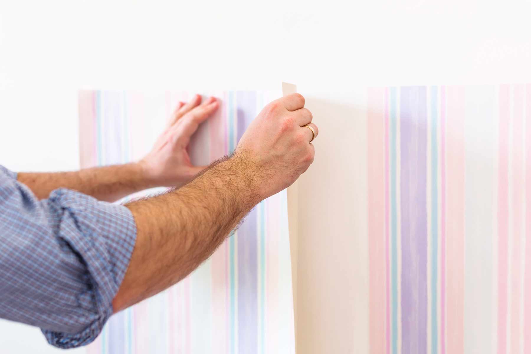 How Much Does Wallpaper Installation Cost? (2023)