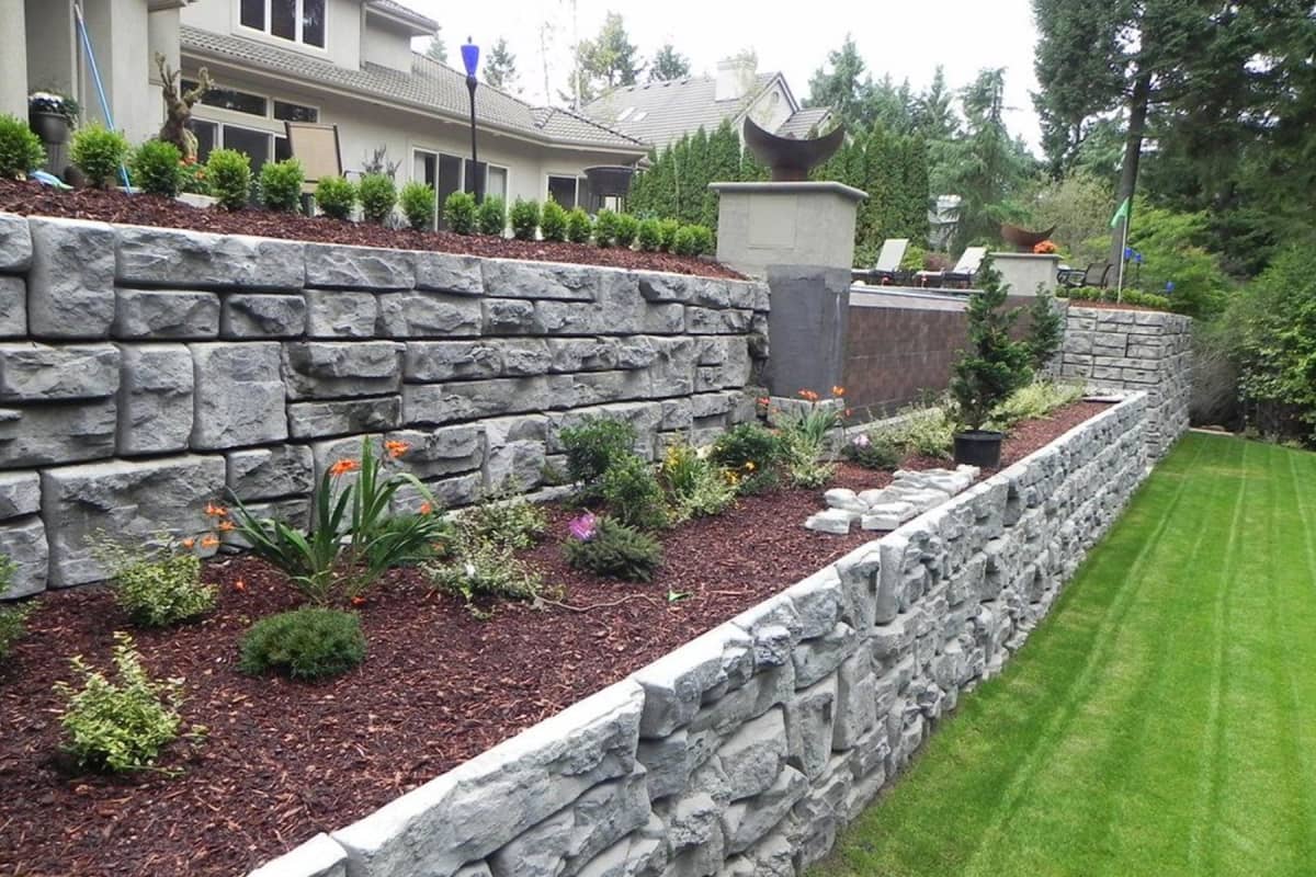 How much does a stone retaining wall cost?