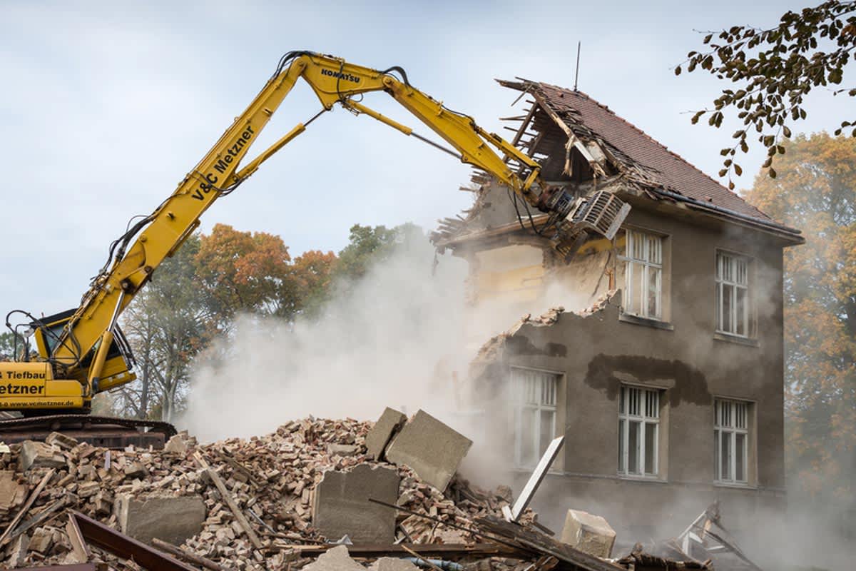 How much does it cost to demolish a house?