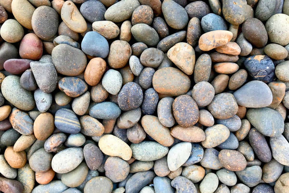 How much do landscaping river rocks and stones cost?
