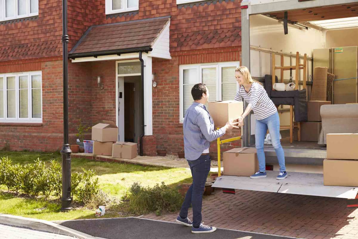 What is the cheapest way to move out of state?