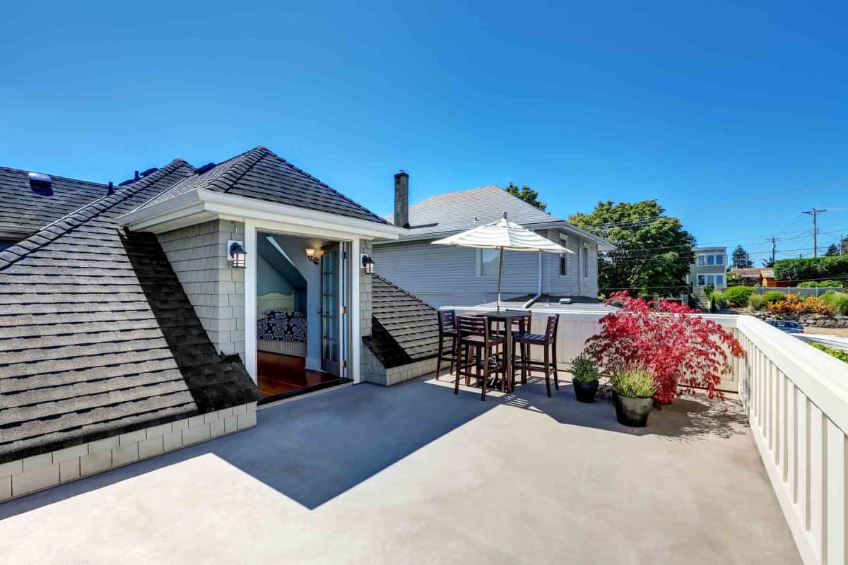 How much does a rooftop deck cost?