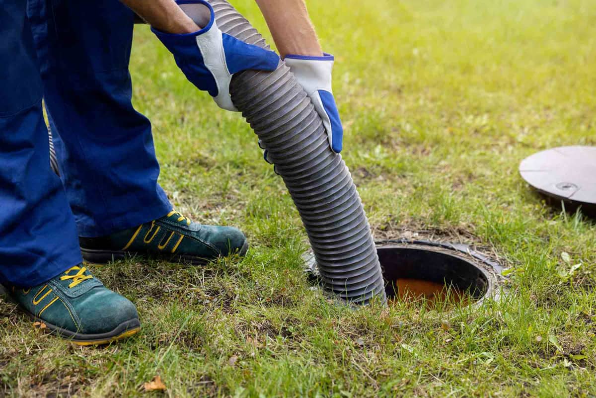 How much does sewage cleanup cost?