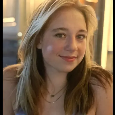 Chloe Schue