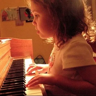 Annie Whittaker PIANO LESSONS For Teens, Children, Adults