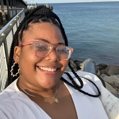 DeeDee- English Lit And Grammar Tutor