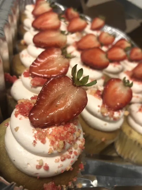 Strawberry Crunch Cupcakes