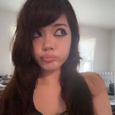 Alyvia C