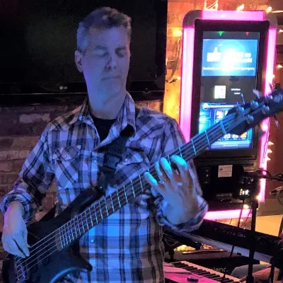 Doug Wisniski Bass & Guitar Lessons