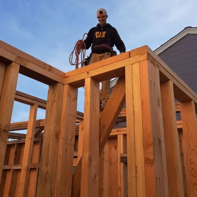 E & J Carpentry LLC