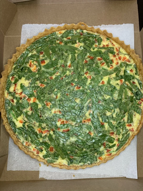 Spinach and bell pepper quiche