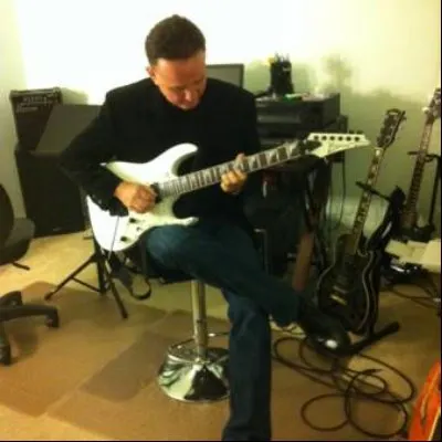 Thomas Roulund Guitar Lessons