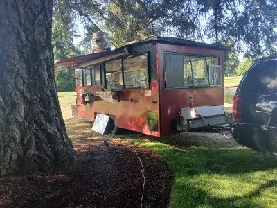 Fire And Knives Barbecue Food Truck 