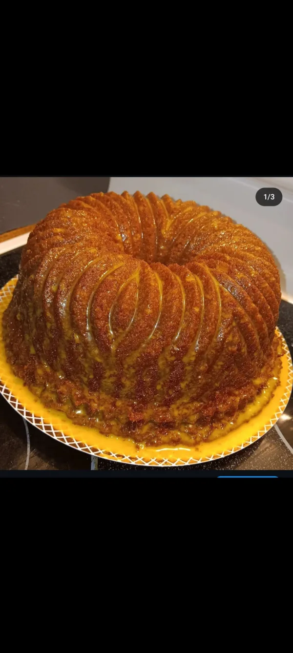 Sour cream lemon poundcake w/lemonade glaze 