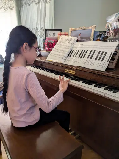 Piano And Guitar Teacher Lessons For All Age Group.