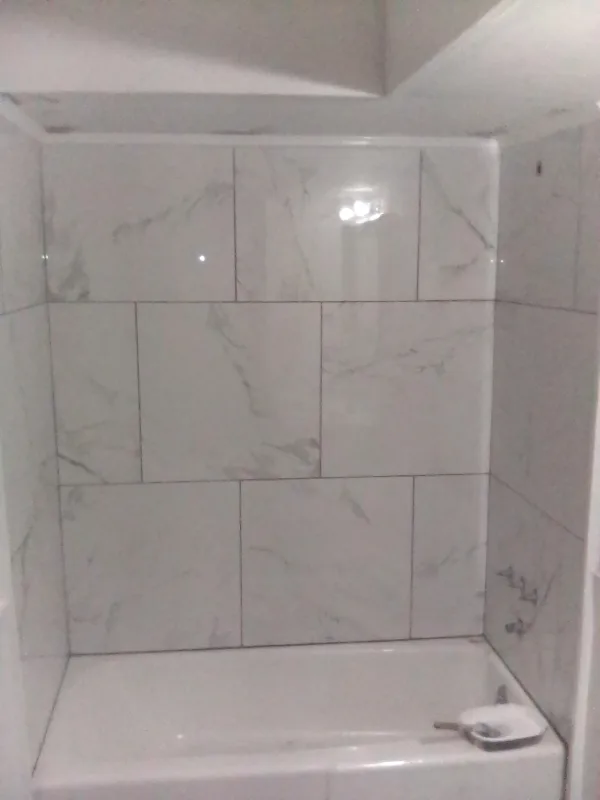 Tiled tub 24×24